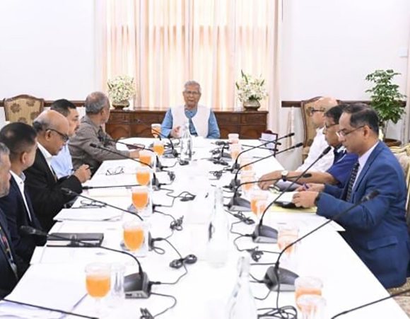 প্রধান উপদেষ্টার নির্দেশ, বডি-ওর্ন ক্যামেরা ডিসেম্বরের মধ্যেই বডি-ওর্ন ক্যামেরা ক্রয় প্রক্রিয়া ও প্রয়োজনীয় প্রশিক্ষণ কার্যক্রম সম্পন্ন করতে হবে