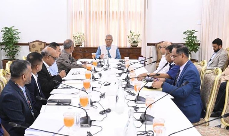 প্রধান উপদেষ্টার নির্দেশ, বডি-ওর্ন ক্যামেরা ডিসেম্বরের মধ্যেই বডি-ওর্ন ক্যামেরা ক্রয় প্রক্রিয়া ও প্রয়োজনীয় প্রশিক্ষণ কার্যক্রম সম্পন্ন করতে হবে