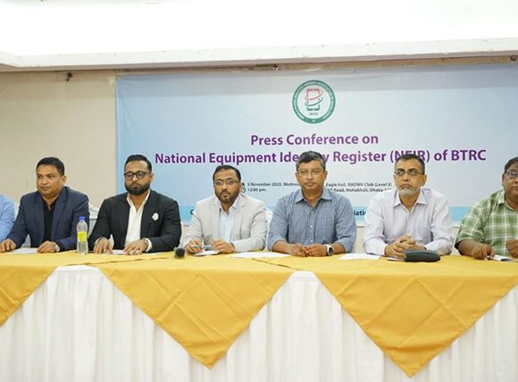 ‘লাগেজ পার্টি’র মাধ্যমে দেশে চোরাই, নকল, কপি ও রিফার্বিশ মোবাইল ফোনের ব্যবসা গড়ে ওঠেছে