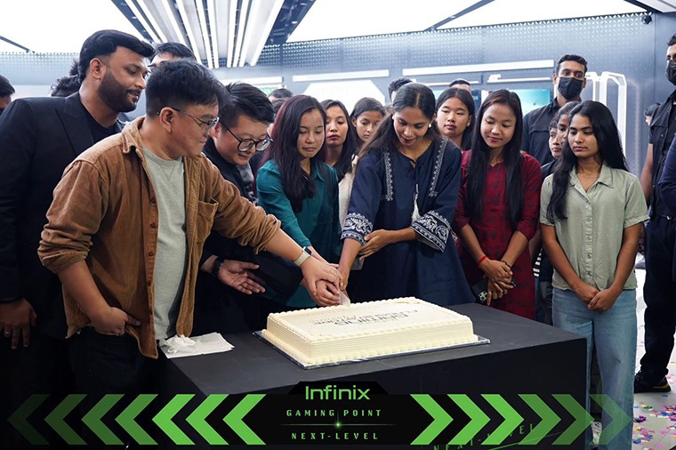 গেমিং ফ্ল্যাগশিপ স্টোরটিতে রয়েছে একটি ডেডিকেটেড গেমিং জোন