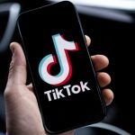 টিকটক একটি ভিডিও-ফার্স্ট সার্চ ইঞ্জিন বা মাধ্যমে পরিণত হচ্ছে