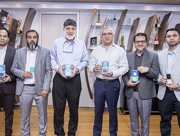 বাংলাদেশের সর্বনিম্ন মূল্যের ফোরজি ক্লাউড ফোন