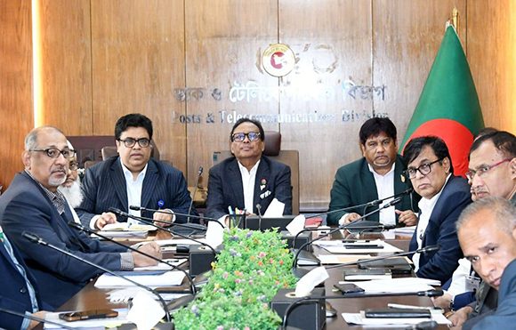 পাবলিক প্লেসে ধাপে ধাপে ফ্রি বা সহজলভ্য ইন্টারনেট সুবিধা চালুর উদ্যোগ নেয়া হয়েছে