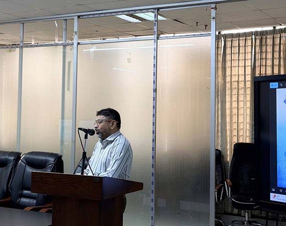 শিক্ষার্থীদের কৃত্রিম বুদ্ধিমত্তা সম্পর্কে ধারণা প্রদান