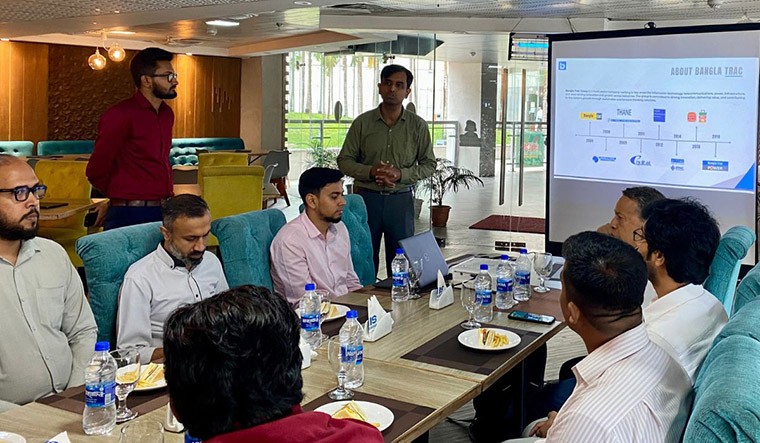 মানুষের জীবনযাত্রাকে আরও সহজ ও স্বাচ্ছন্দ্যময় করতে প্রযুক্তিনির্ভর সেবা নিয়ে কাজ করছে বি-ট্র্যাক
