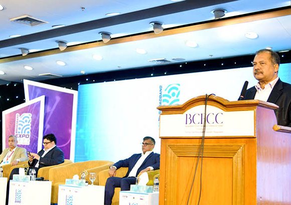 এখন সমস্যা হচ্ছে- তথ্যের অপব্যবহার