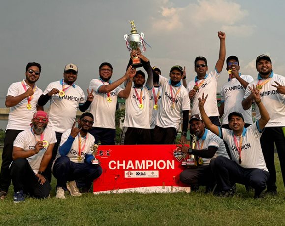 টুর্নামেন্টে চ্যাম্পিয়ন হয় কোড ক্রাশারস