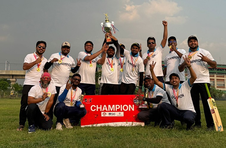 টুর্নামেন্টে চ্যাম্পিয়ন হয় কোড ক্রাশারস