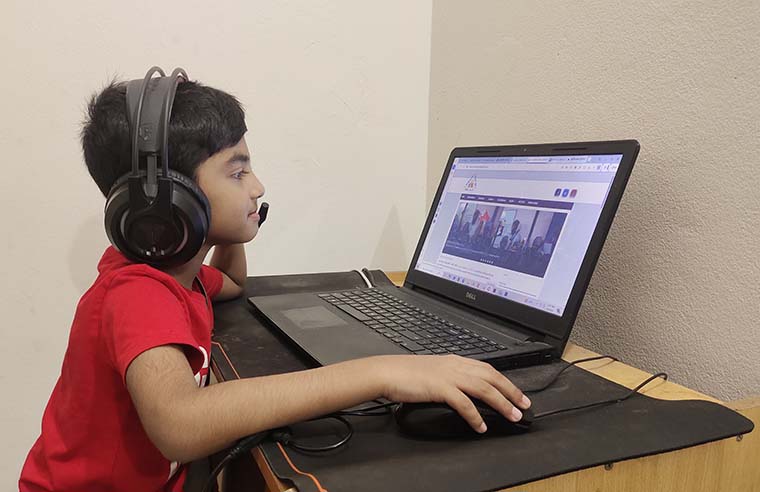 বিদ্যুৎ সাশ্রয়ের নামে কেবল ক্লাস অনলাইনে সরিয়ে নেয়াই একমাত্র সমাধান নয়