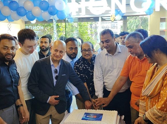 অনারের নতুন ব্র্যান্ডশপের উদ্বোধন