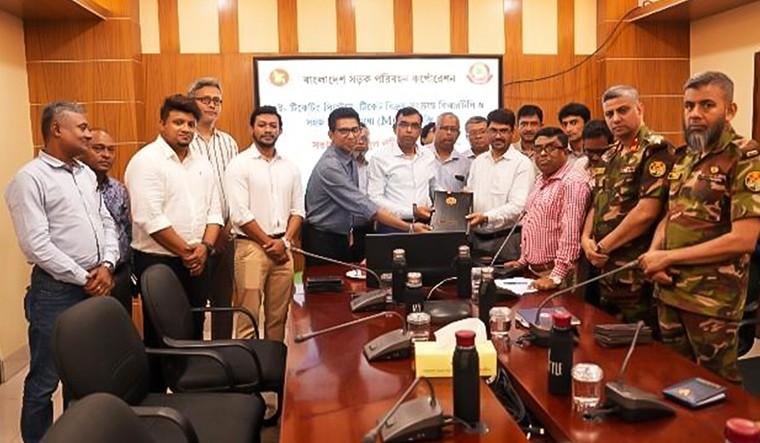 নারীদের জন্য চালু এসব বাসে ই-টিকিটিং